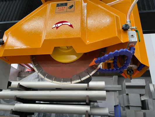 프로파일 자동 테이블 이동을위한 Xianda 브리지 톱 절단 기계