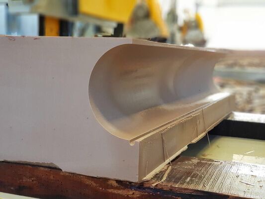 360° 서보 회전 테이블, 16면 슬라이드웨이, 28 롤링 휠 리프트를 갖춘 4축 CNC 다이아몬드 와이어 톱 기계