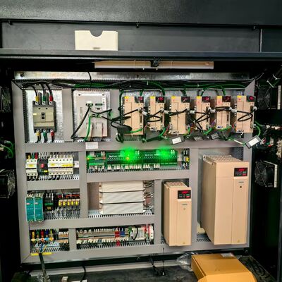 5축 CNC 브릿지 톱 석재 절단기 타일 절단기 고정밀 32KW 120MM 절단 두께 기어박스 베어링