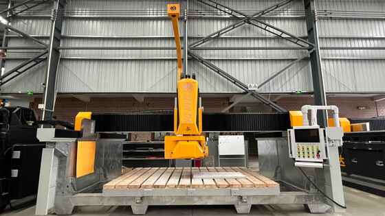 4 축 지능형 브릿지 돌 절단 기계 600mm 톱 블레이드 고품질 CNC 시스템 대리석 대리석 슬랩 처리