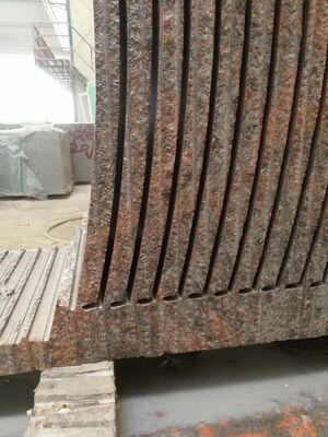 4 축 CNC 다이아몬드 와이어 톱 머신 360 ° 세르보 회전 테이블 16 표면 슬라이드 웨이 및 28 돌기 바퀴 승강기 대리석 대리석