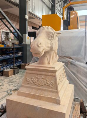 6 축 CNC 로봇 돌 절단 기계와 인터폴레이트 제어 및 BT40 스핀들 최대 3100mm까지 대용량 조각