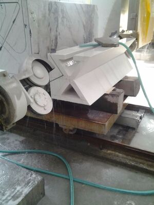 자동 CNC 다이아몬드 와이어 톱 머신 15 kW 주 모터 20-40 m/h 돌 절단