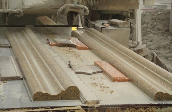 케케묵은 레일을 처리하기 위한 CNC 3 주축 선 절단기